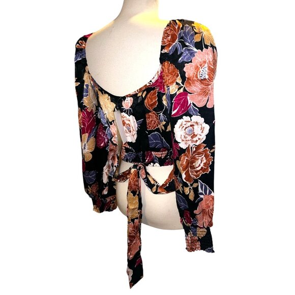 Band of the Free NWT Camille Berry Floral Crossover Top Sz Medium Womens Black - Picture 5 of 8